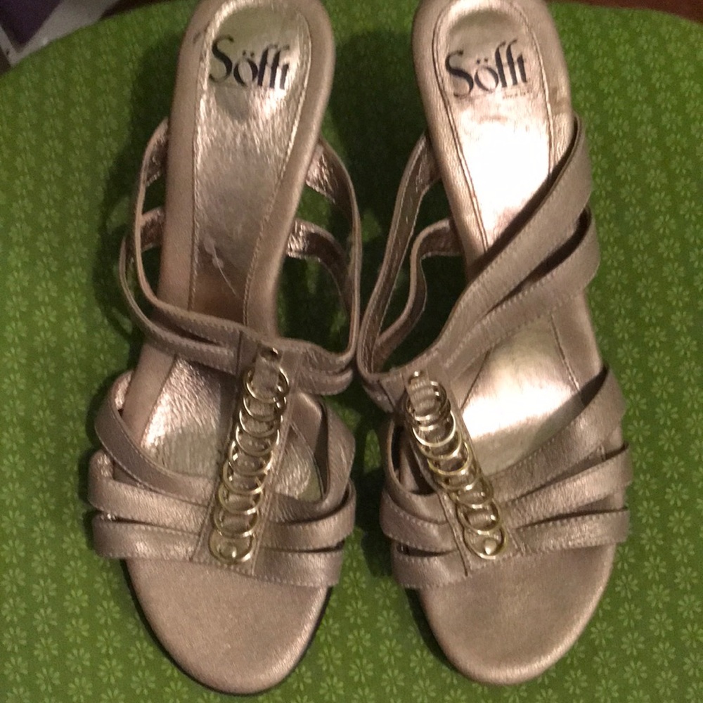 Sofft gold heel! Size 10